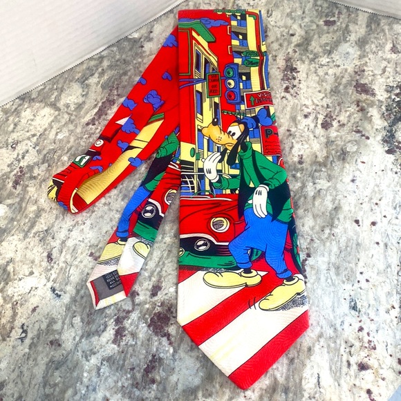 Disney Men’s Goofy Tie By Atlas Design 100% Silk - Picture 2 of 9
